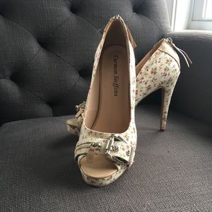 Fun flirty Carmen Steffens peep toe pumps!